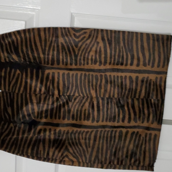 Skirt - Picture 2 of 4